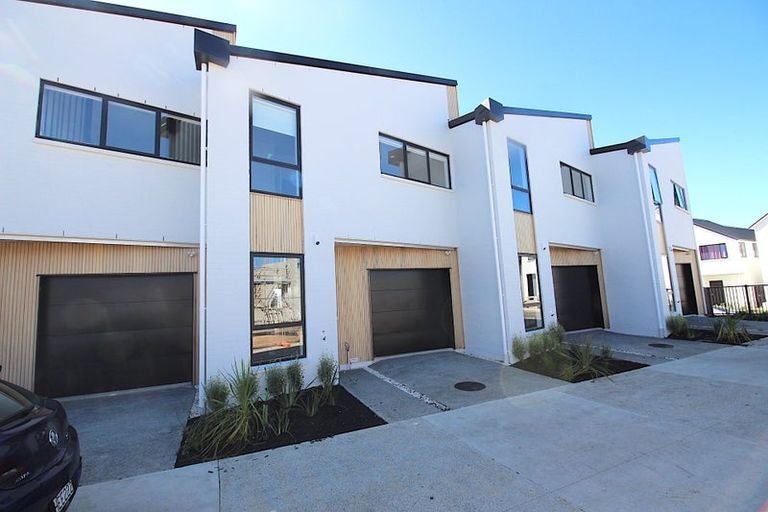 Photo of property in 6 Frances Bryers Road, Hobsonville, Auckland, 0616