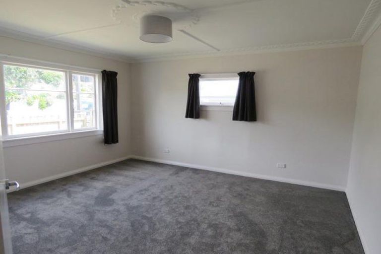 Photo of property in 16 Gaine Street, New Plymouth, 4310
