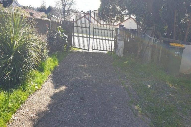 Photo of property in 119 Mcleod Road, Te Atatu South, Auckland, 0610