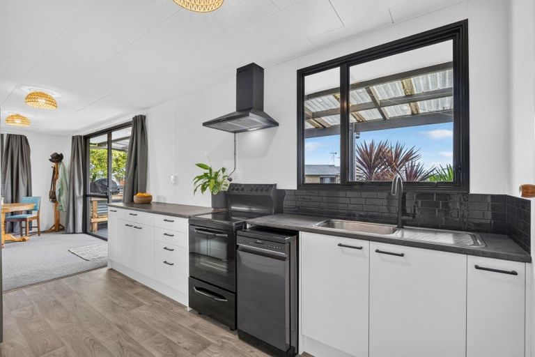 Photo of property in 4 Sequoia Place, Pukete, Hamilton, 3200