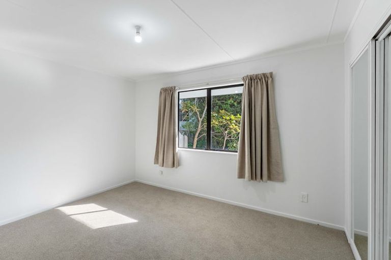 Photo of property in 14 Poneke Drive, Waikanae, 5036