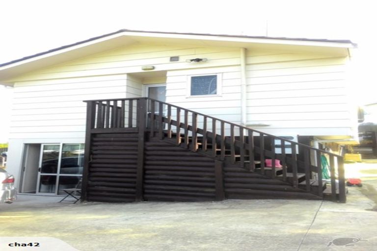 Photo of property in 42 Cedar Heights Avenue, Massey, Auckland, 0614