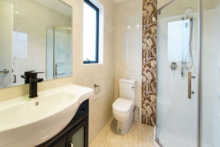 Photo of property in 27 Tironui Station Road East, Papakura, 2110