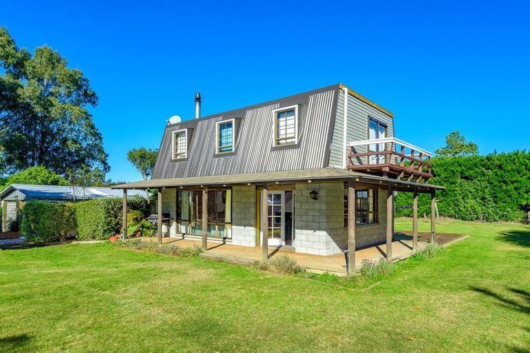 Photo of property in 864 Sandy Knolls Road, West Melton, Christchurch, 7675