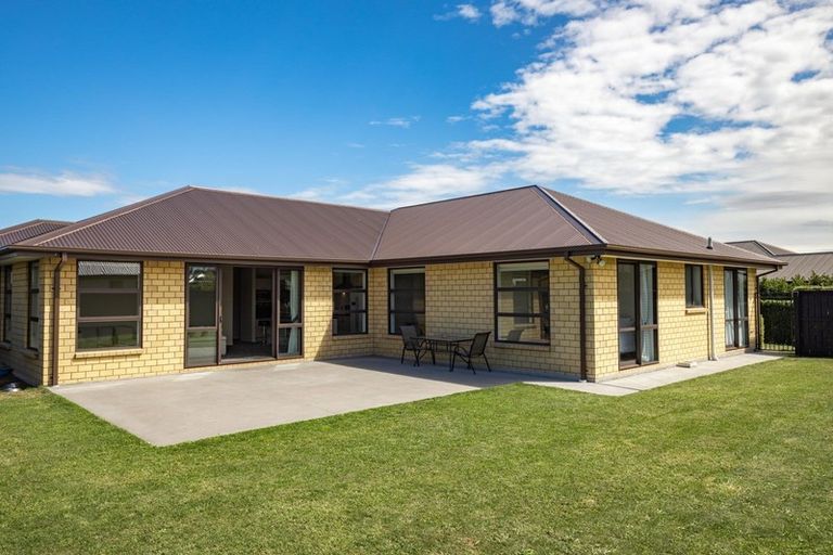 Photo of property in 8 Hedge Close, Halswell, Christchurch, 8025