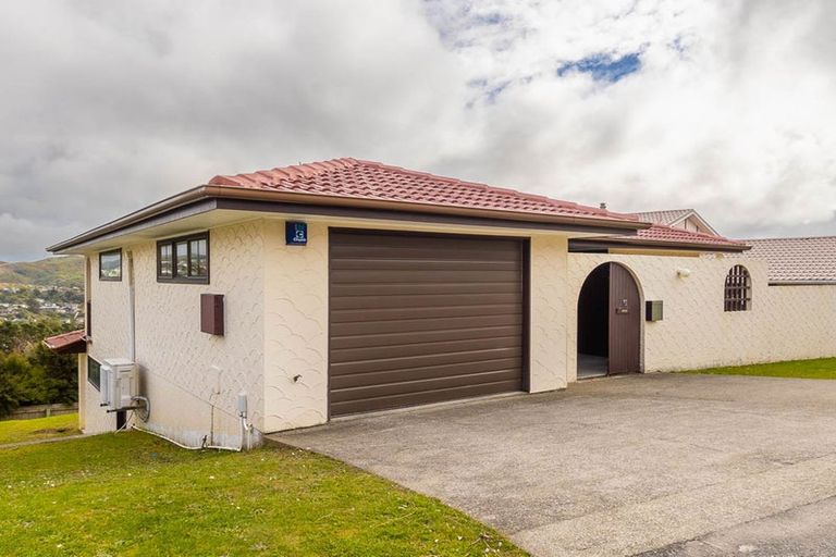 Photo of property in 5 Mandeville Crescent, Grenada Village, Wellington, 6037