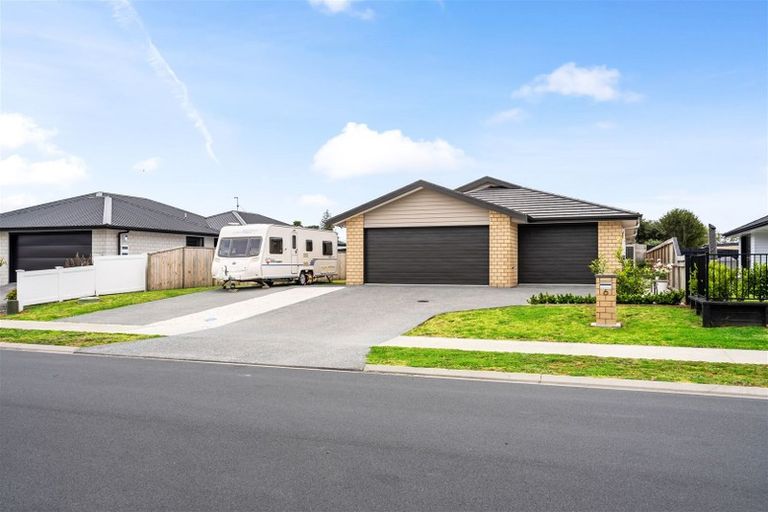 Photo of property in 6 Powhaitere Road, One Tree Point, 0118