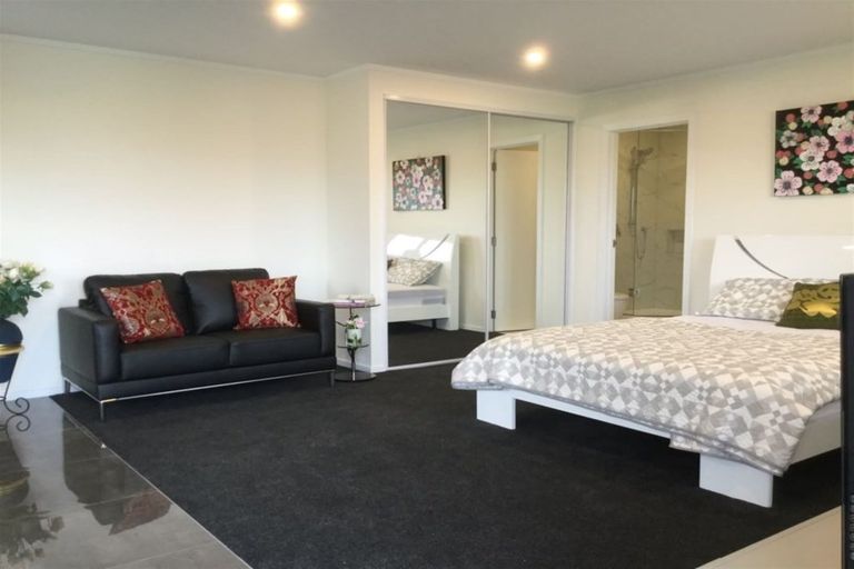 Photo of property in 19 Eleanor Place, Blockhouse Bay, Auckland, 0600