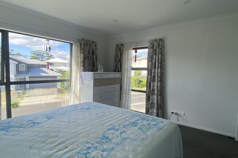 Photo of property in 4 Frank Newton Road, Swanson, Auckland, 0614