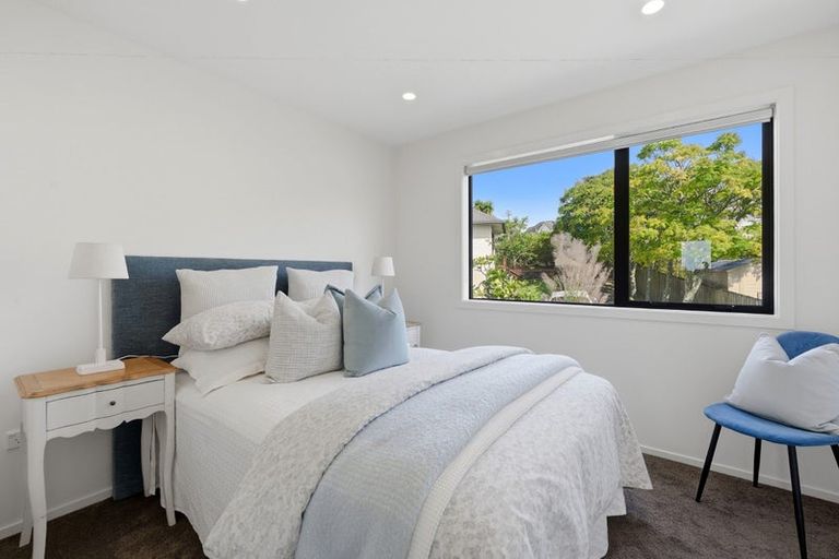 Photo of property in 4/19 Trias Road, Totara Vale, Auckland, 0629