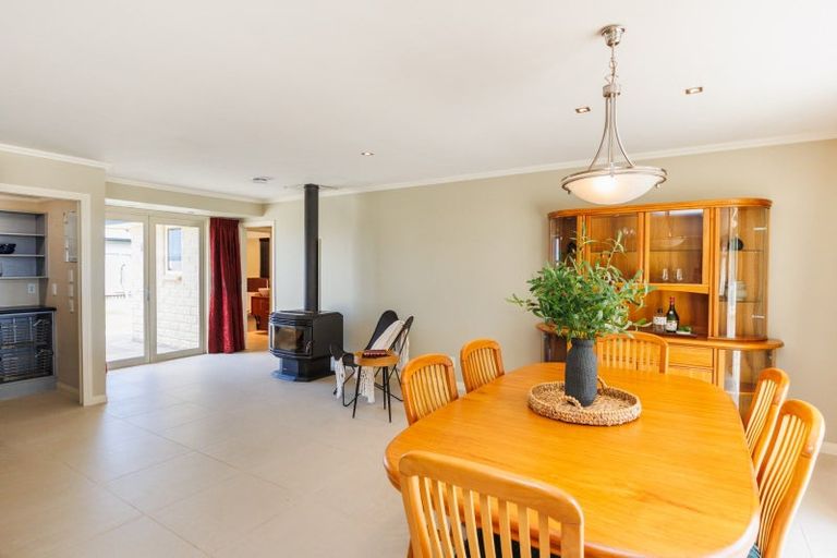 Photo of property in 5 Te Arakura Road, Newbury, Feilding, 4775