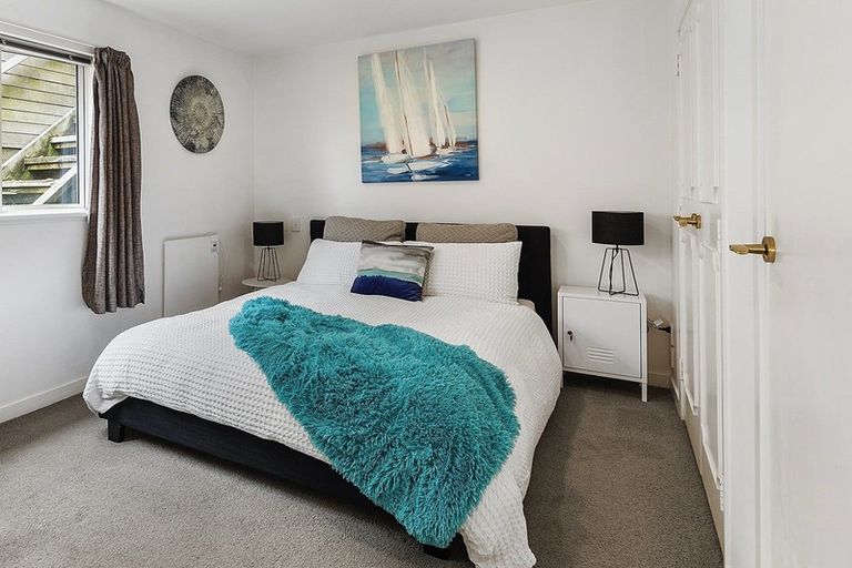 Photo of property in 353 Karaka Bay Road, Karaka Bays, Wellington, 6022