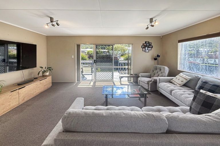 Photo of property in 71 Mohaka Street, Wainuiomata, Lower Hutt, 5014