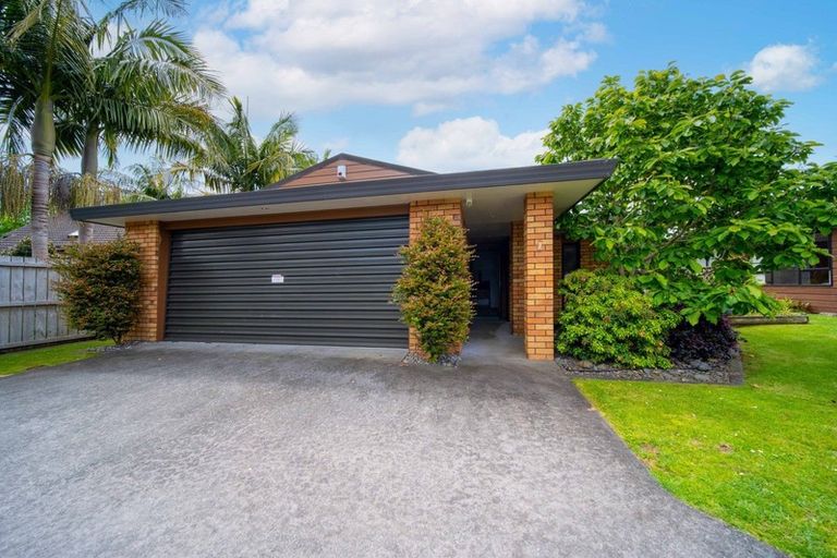 Photo of property in 2/108 Western Hills Drive, Kensington, Whangarei, 0112