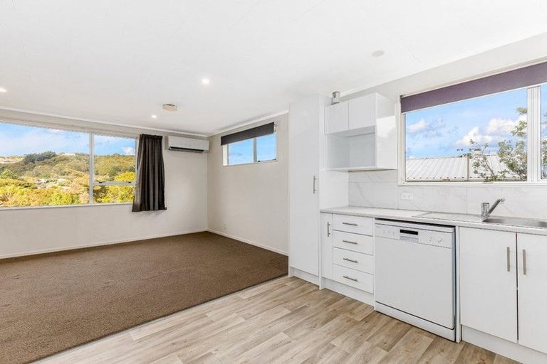 Photo of property in 2/7 Venus Place, Whitby, Porirua, 5024