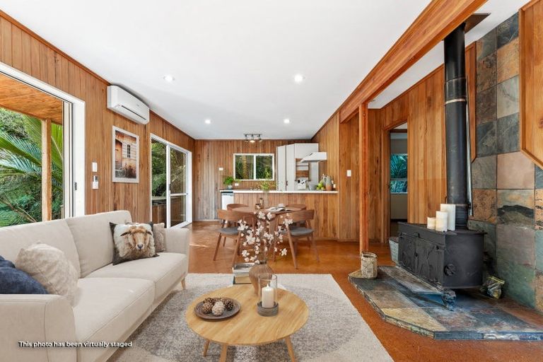 Photo of property in 35 Clinton Road, Tawharanui Peninsula, Matakana, 0986