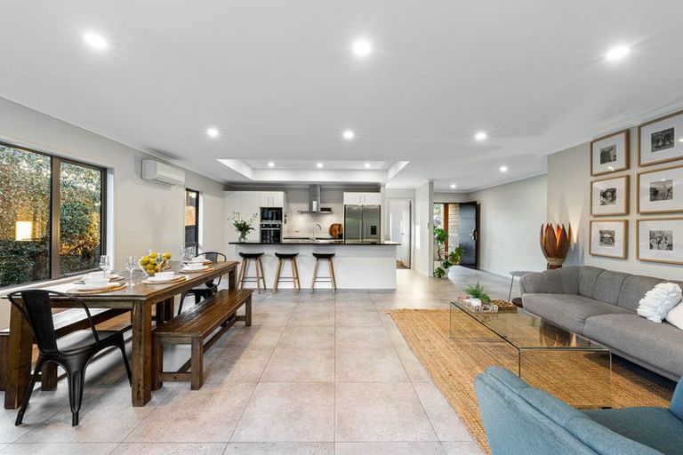 Photo of property in 14 Will Street, Huapai, Kumeu, 0810
