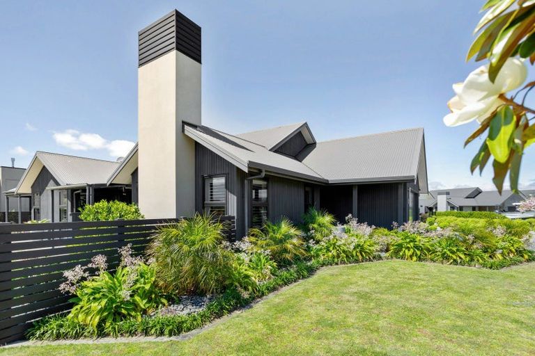 Photo of property in 20 Topping Place, Whitianga, 3510