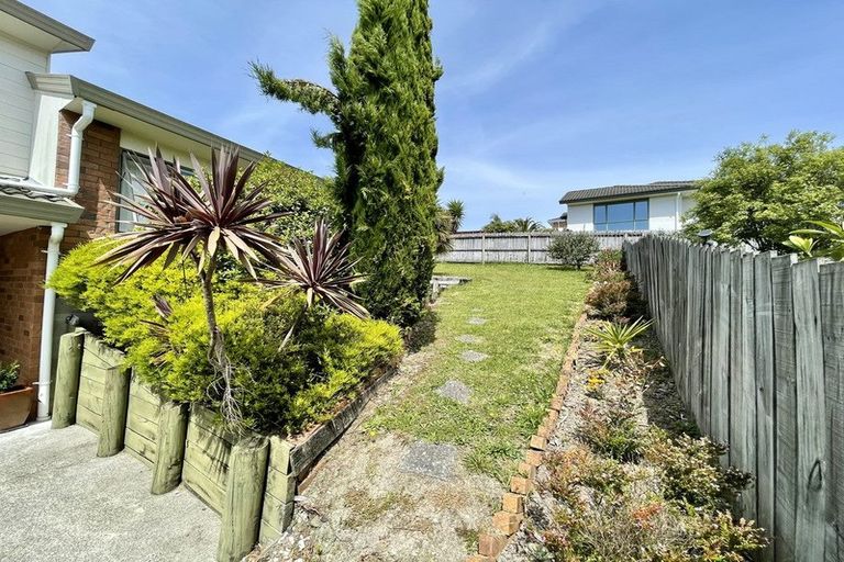 Photo of property in 25 Chadlington Avenue, Henderson, Auckland, 0612