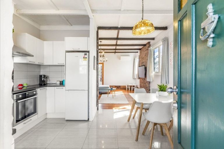 Photo of property in 2/22 Clayburn Road, Glen Eden, Auckland, 0602