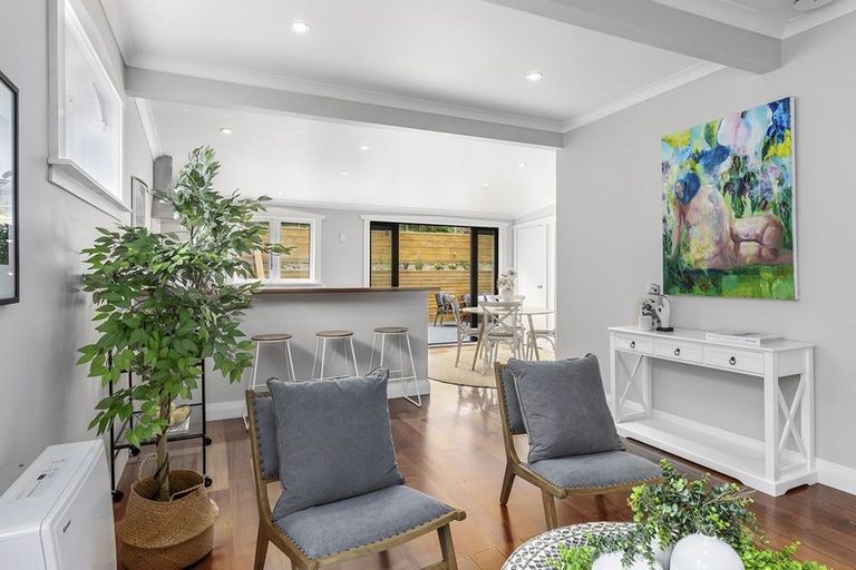 Photo of property in 129 Melbourne Road, Island Bay, Wellington, 6023