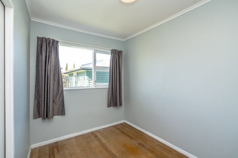 Photo of property in 15 Woodward Street East, Featherston, 5710