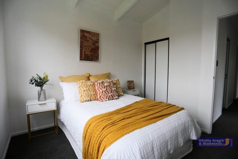 Photo of property in 2/92c Englefield Road, Northwood, Christchurch, 8051