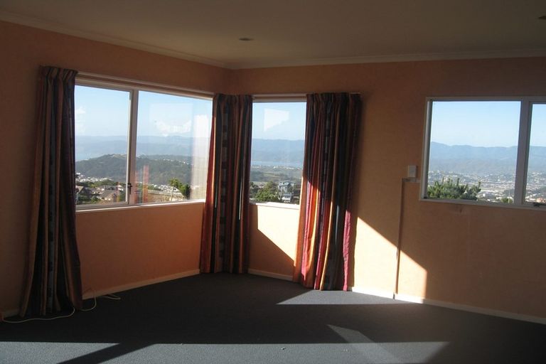 Photo of property in 49 Ashton Fitchett Drive, Brooklyn, Wellington, 6021