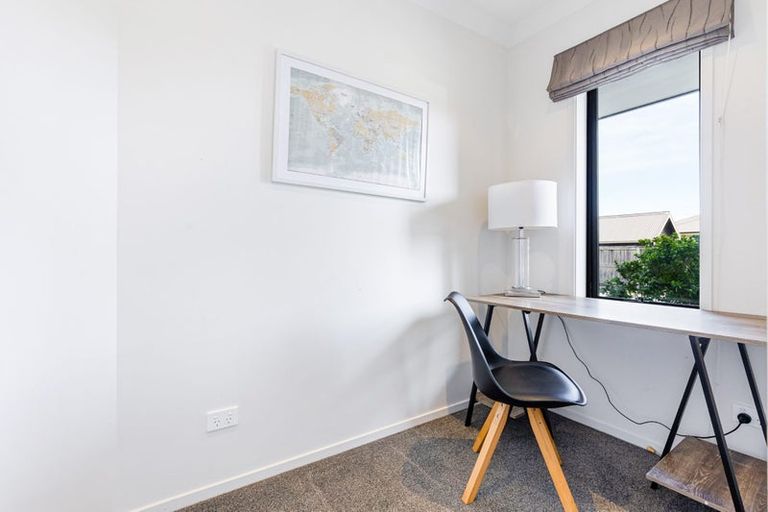 Photo of property in 10 Pititi Lane, Kumeu, 0810