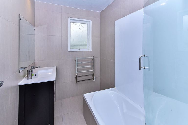 Photo of property in 9 Chisholm Place, Mangere East, Auckland, 2024