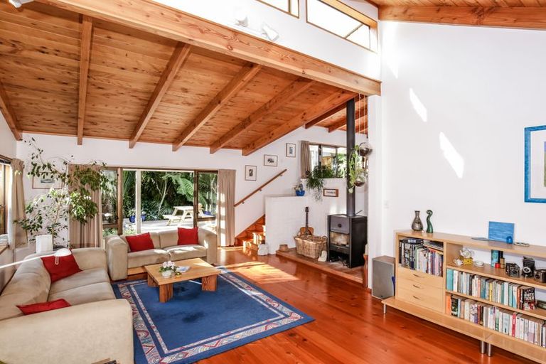 Photo of property in 779a West Coast Road, Oratia, Auckland, 0604