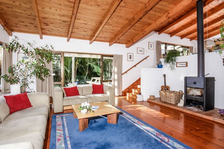 Photo of property in 779a West Coast Road, Oratia, Auckland, 0604