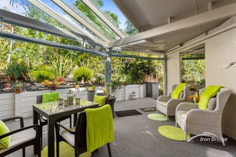 Photo of property in 18 Oakford Park Crescent, Greenhithe, Auckland, 0632