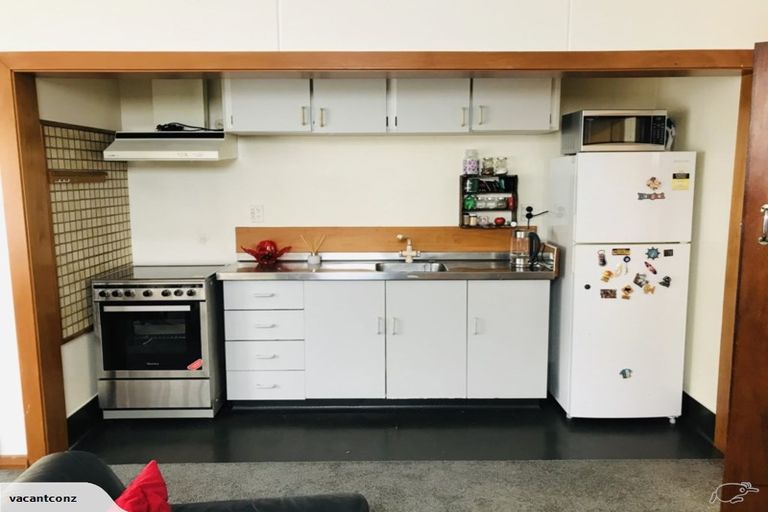 Photo of property in 16 Toru Street, Lyall Bay, Wellington, 6022