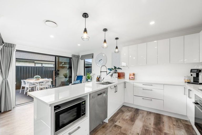 Photo of property in 42 Buddle Road, Wallaceville, Upper Hutt, 5018