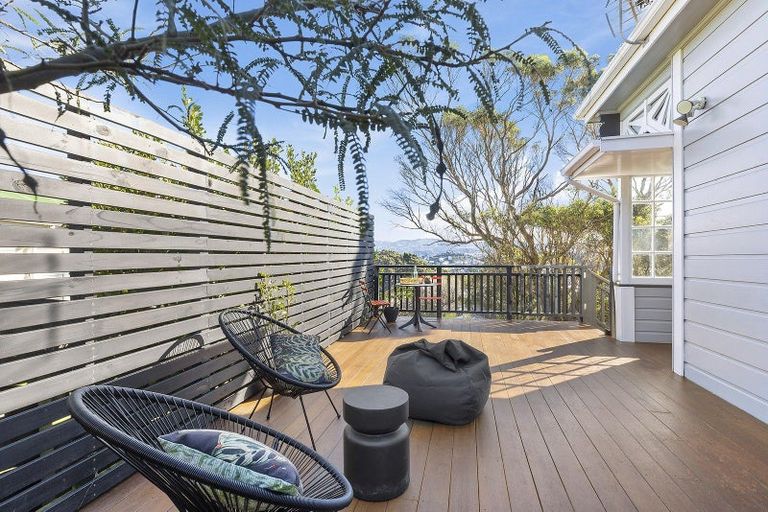 Photo of property in 11 Nevay Road, Miramar, Wellington, 6022