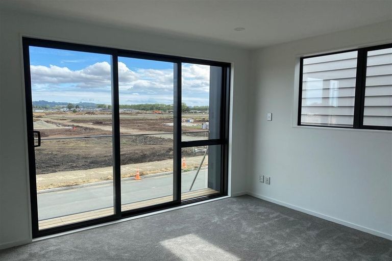 Photo of property in 46 Parahau Road, Papakura, 2110
