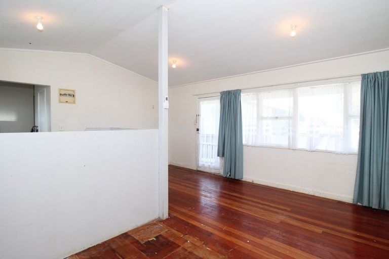 Photo of property in 42 Sunlands Drive, Manurewa, Auckland, 2102