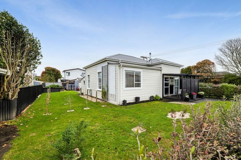 Photo of property in 32 Collins Street, Hawera, 4610