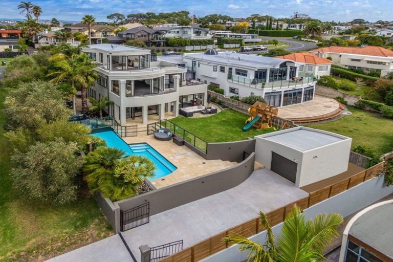 Photo of property in 62 Castor Bay Road, Castor Bay, Auckland, 0620