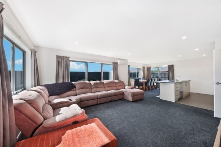 Photo of property in 44 Wallingford Crescent, Rolleston, 7615