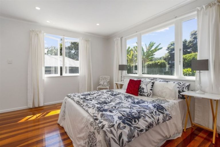 Photo of property in 1/68 Glen Road, Ranui, Auckland, 0612