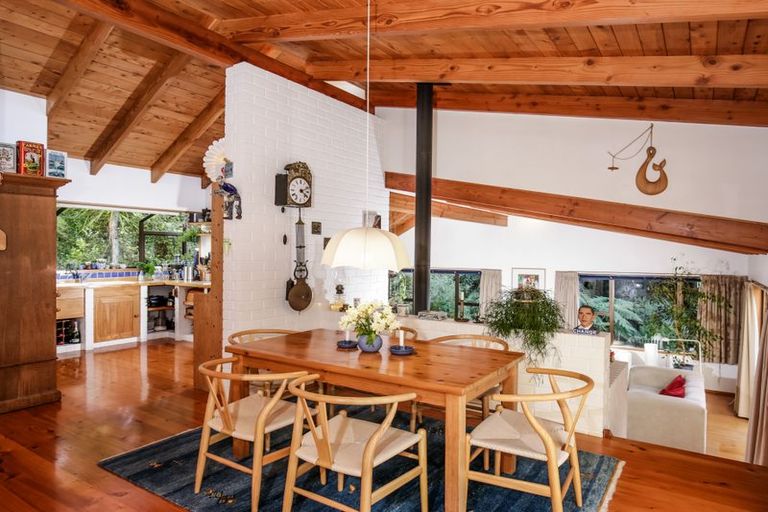 Photo of property in 779a West Coast Road, Oratia, Auckland, 0604