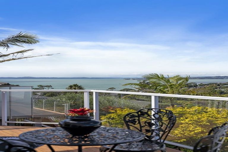 Photo of property in 1/7 Colmar Road, Mellons Bay, Auckland, 2014