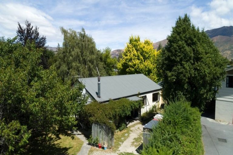 Photo of property in 5 Kowhai Drive, Wanaka, 9305