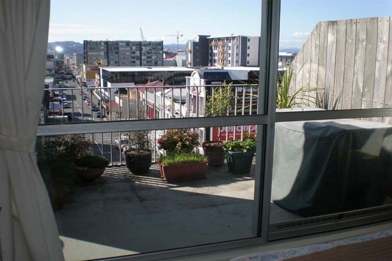 Photo of property in Qba Apartments, 3d/51 Webb Street, Mount Cook, Wellington, 6011