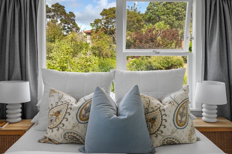 Photo of property in 6a Tallington Crescent, Torbay, Auckland, 0630