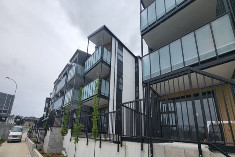 Photo of property in 103/30 Shortfin Place, Flat Bush, Auckland, 2019