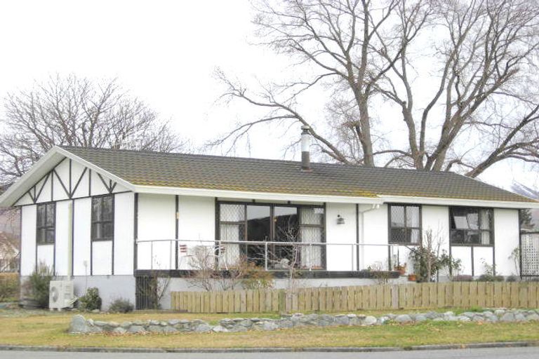 Photo of property in 10 Railway Place, Fairlie, 7925