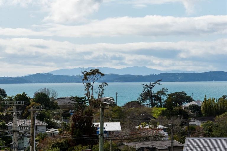 Photo of property in 1/47 Uxbridge Road, Mellons Bay, Auckland, 2014
